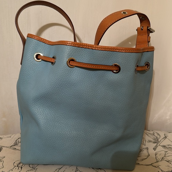 Handbag - Picture 3 of 9